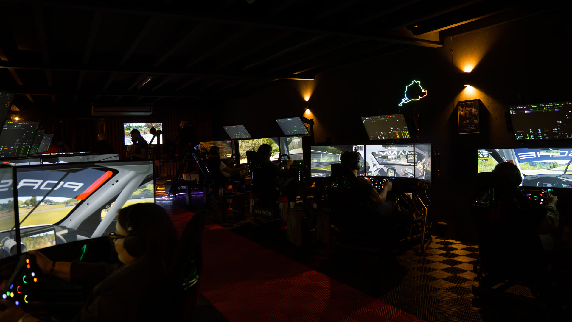 Salle de simulateurs professionnels Sim Racing GT Driver